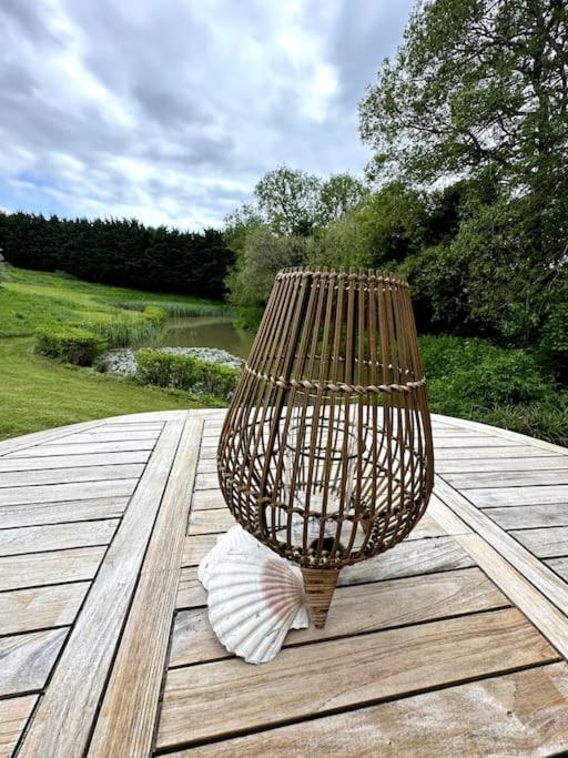 Beautiful Cabin With Pond View Steyning Buitenkant foto